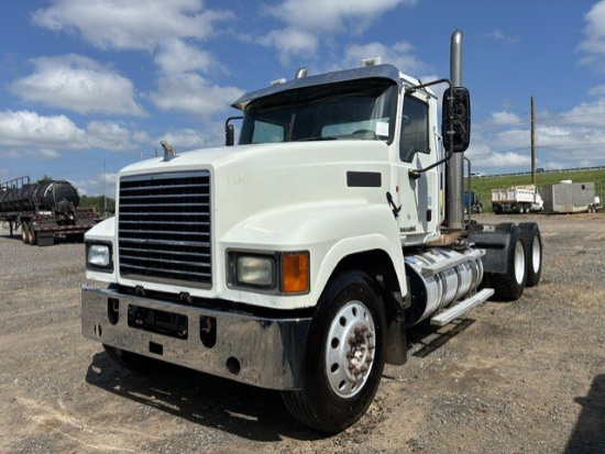 2013 Mack Chu613 Daycab Truck