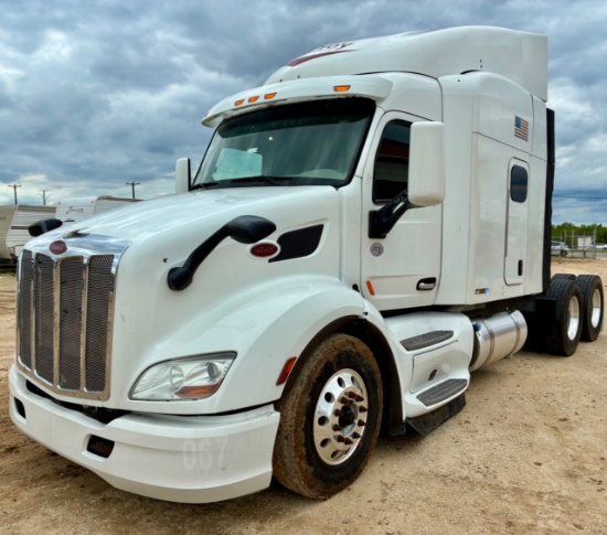 2019 Peterbilt 579 High Roof Sleeper