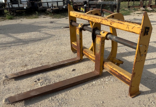 Caterpillar 930m Fork Attachment