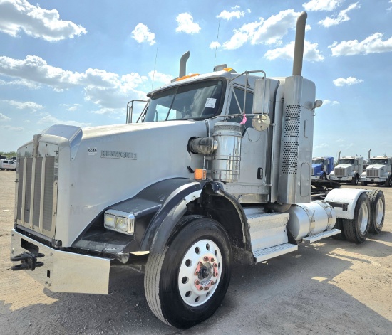 2012 Kenworth T800 Flat-Top Sleeper Truck