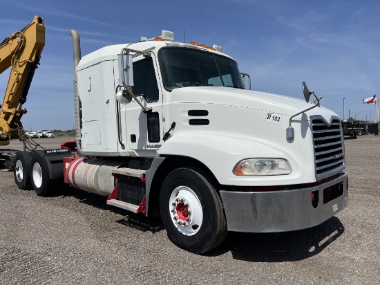 2013 Mack Pinnacle