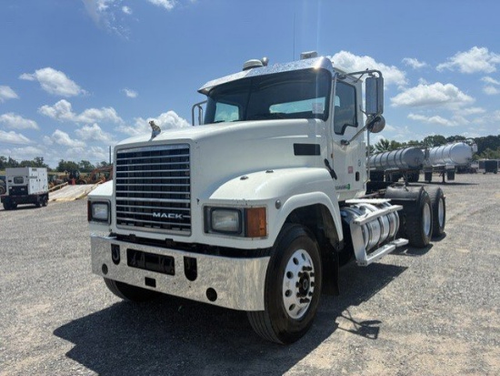 2014 Mack Chu613 Daycab Truck