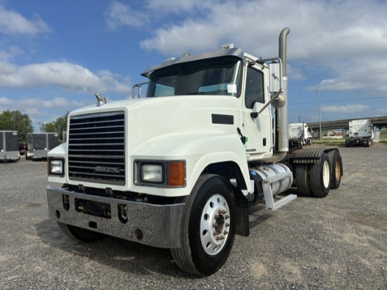 2016 Mack Chu613 Daycab Truck