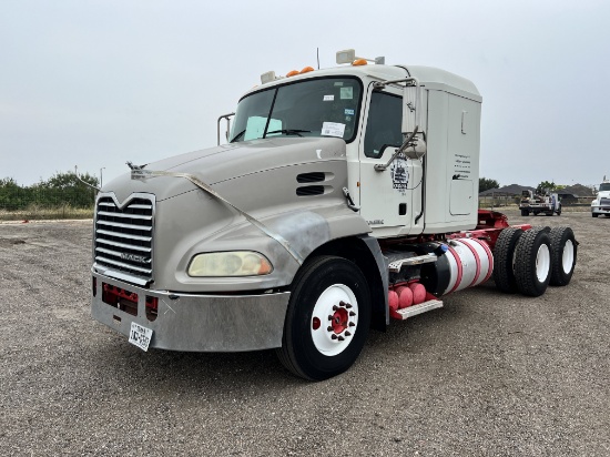 2012 Mack Pinnacle
