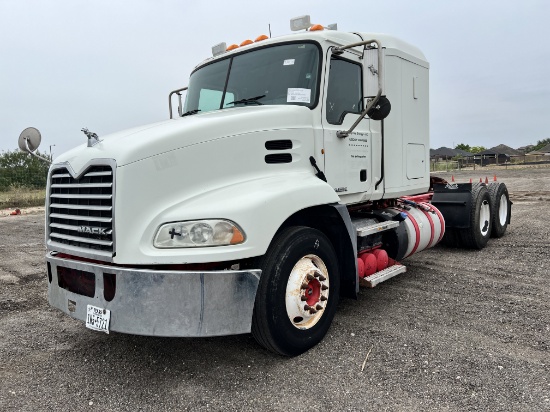 2013 Mack Pinnacle