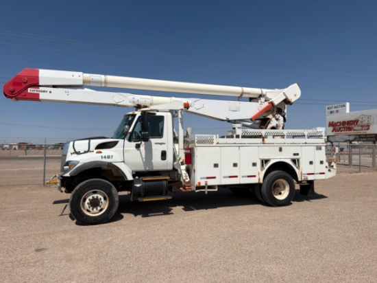 2008 International Workstar 7400 Bucket Truck