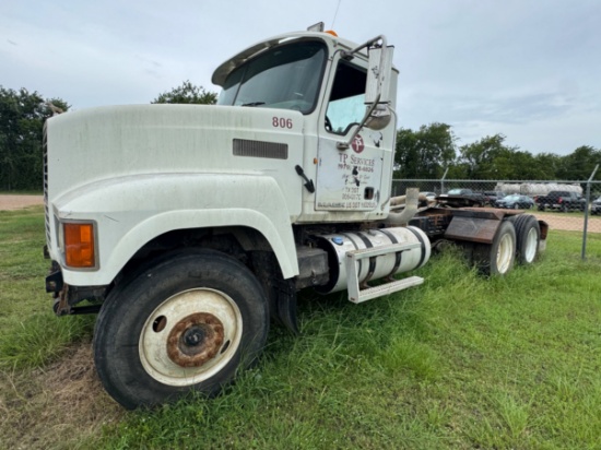 2011 Mack Chu Pinnacle (Inoperable)