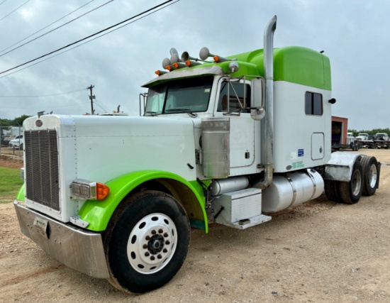 2005 Peterbilt 379 Sleeper