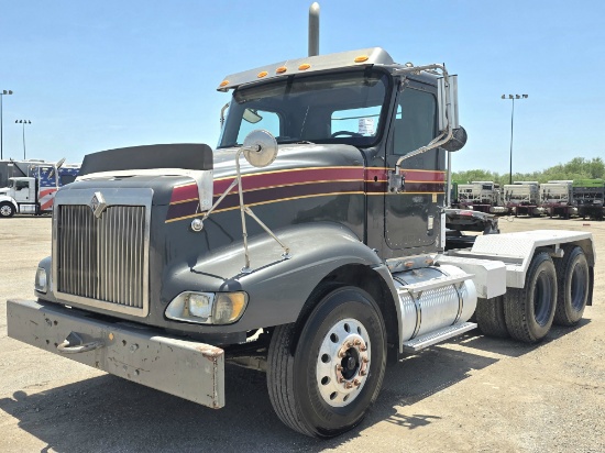 2005 International 9400i Daycab Truck