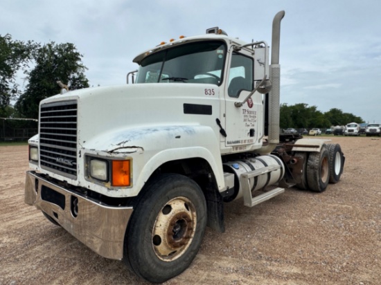 2013 Mack Chu Piinnacle Day Cab