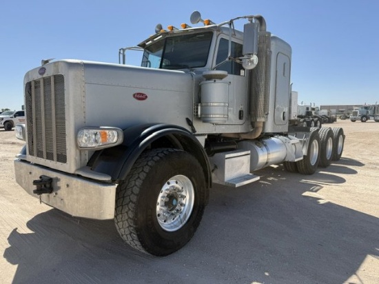 2013 Peterbilt 388 Triaxle