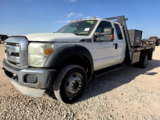 2013 Ford F-550 Super Duty Flatbed Truck (Inoperable)