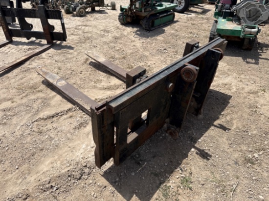 ADJUSTABLE FORK CARRIAGE, (2) FORKS, SLIDING/ADJUSTABLE TINES, COUPLER MOUNT