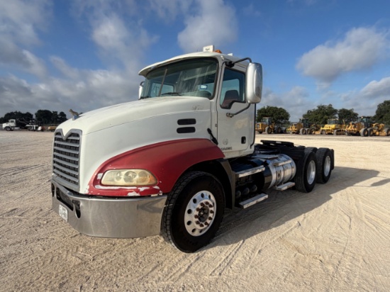 2011 MACK CXU613 DAY CAB