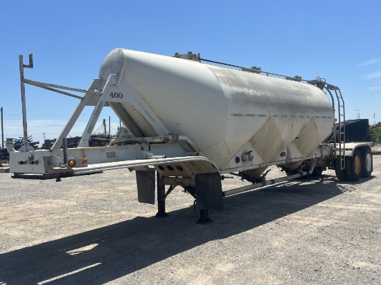 1982 Fruehauf Pneumatic Trailer