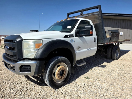 2011 Ford F-550 Super Duty Flatbed Truck