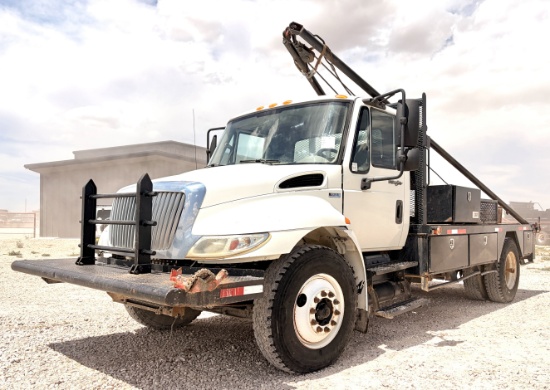 2013 International Durastar 4300 Roustabout Truck