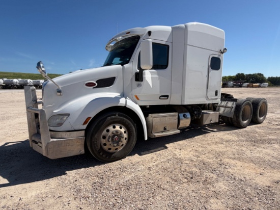 2017 Peterbilt 579 Sleeper
