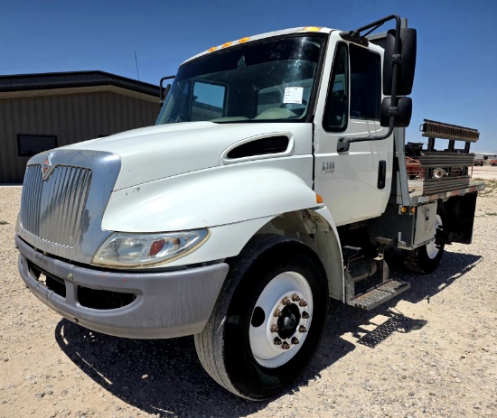 2013 International Durastar 4300 Flatbed Truck (Inoperable)