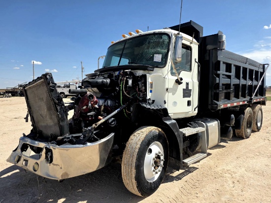 2015 Mack Cxu613 Daycab Dump Truck (Inoperable)