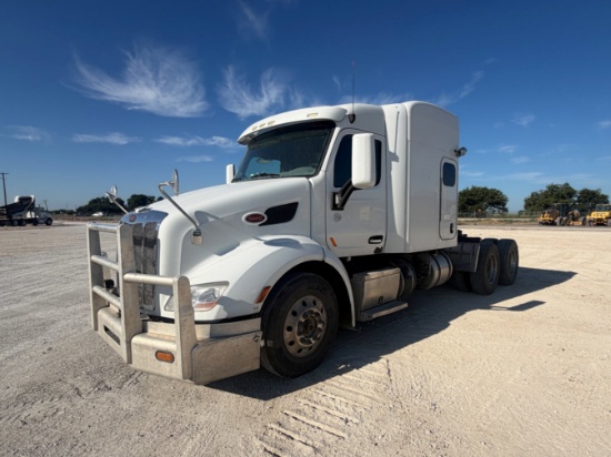 2017 PETERBILT 579 SLEEPER
