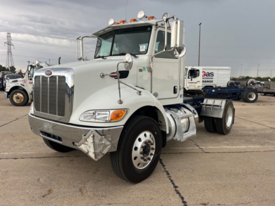 2012 PETERBILT 337 DAY CAB