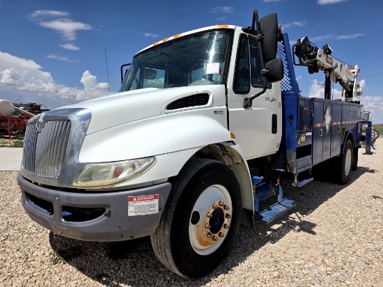 2010 International Durastar 4300 Flatbed Crane Truck (Inoperable)