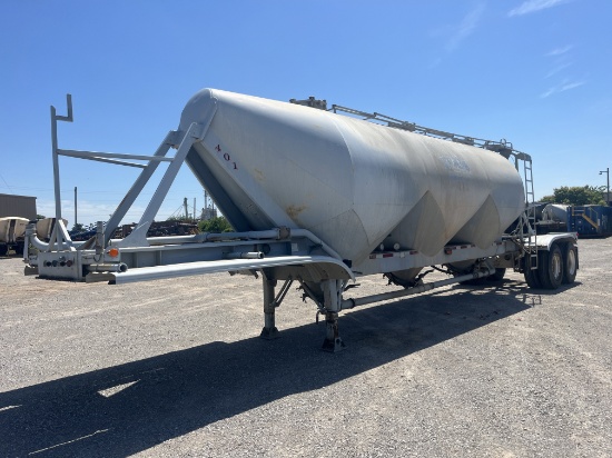 1984 FRUEHAUF PNEUMATIC TRAILER