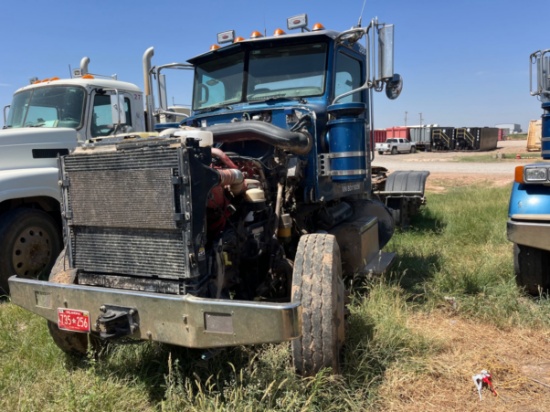 2011 Peterbilt 367 Day Cab (Inoperable)