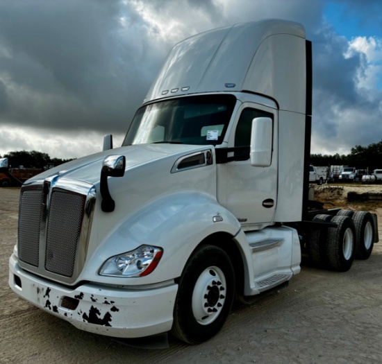 2019 KENWORTH T680 DAYCAB