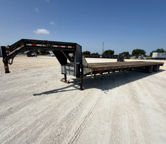 2009 P&J Flat Bed Gooseneck