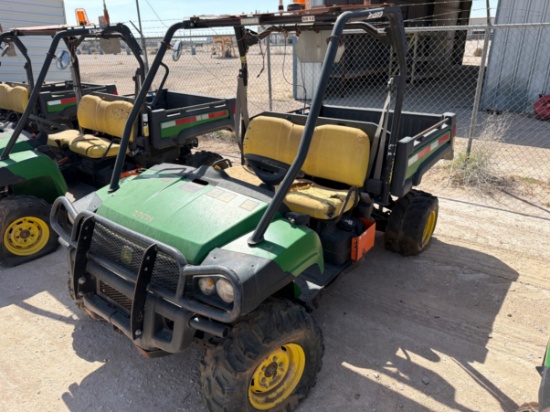 JOHN DEERE GATOR