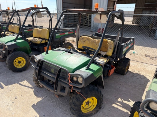 John Deere Gator