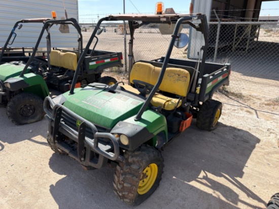 John Deere Gator