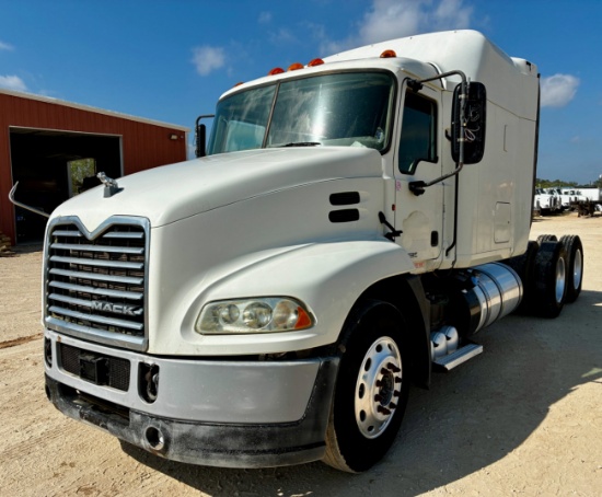 2013 MACK PINNACLE SLEEPER