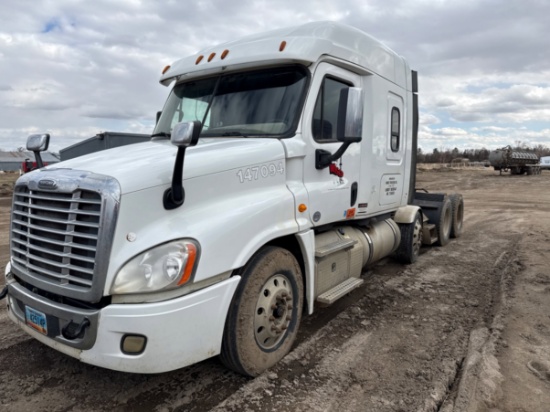 2014 Freightliner Cascadia Tri -Axle