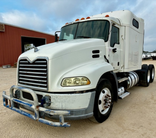2015 Mack Cxu613 Mid-Roof Sleeper Truck