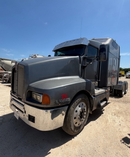 Kenworth T600 Sleeper (Inoperable)
