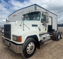 2004 MACK CH613 DAYCAB