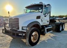 2012 MACK GU713 DAYCAB TRUCK (INOPERABLE)