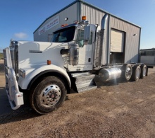 2009 KENWORTH W900 STRAIGHT TRUCK