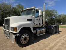 2015 MACK CHU PINNACLE DAYCAB