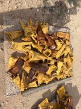 PALLET OF BUCKET TEETH
