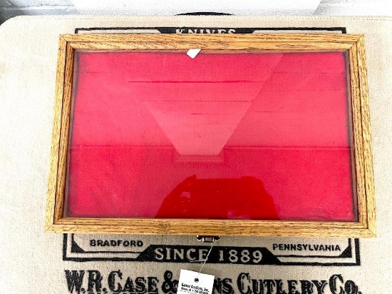 WOODEN KNIFE DISPLAY CASE