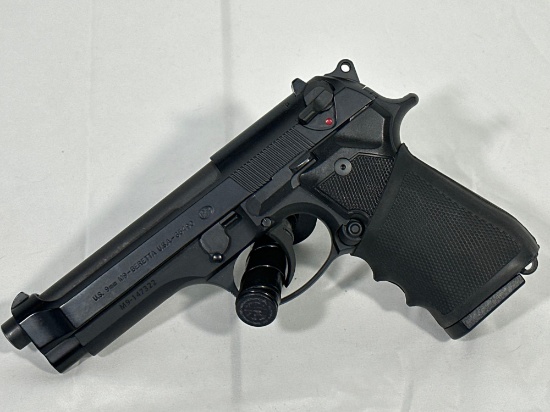 Beretta M9 SN# 147322 .9MM S/A Pistol. W/ Extra Mag...