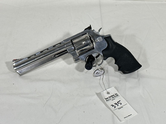 Taurus SN# 01326238 .44 MAG Revolver