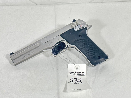 Smith & Wesson 2206 SN# TFD7659 .22 LR S/A Pistol...