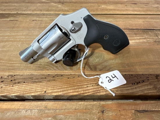 Smith and Wesson Airweight 642-2 SN# DNR2633 Revolver 38spl+p