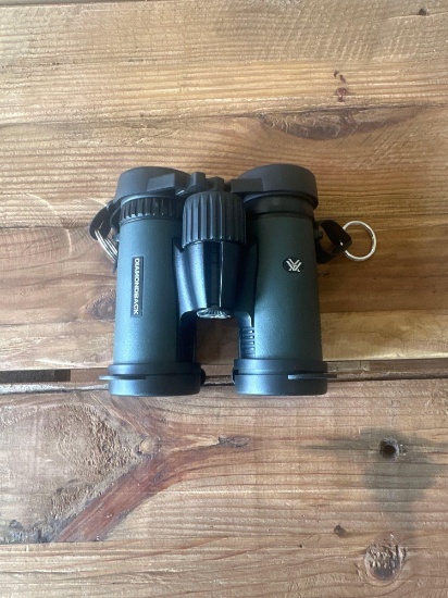 Vortex Diamondback 10x32 Binoculars...