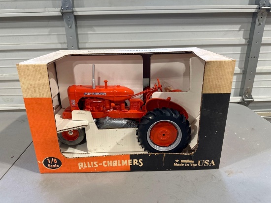 JLE - 1/8 Die Cast Special Edition Allis-Chalmers WD-45 Diesel from the Farm Progress Show in 2000